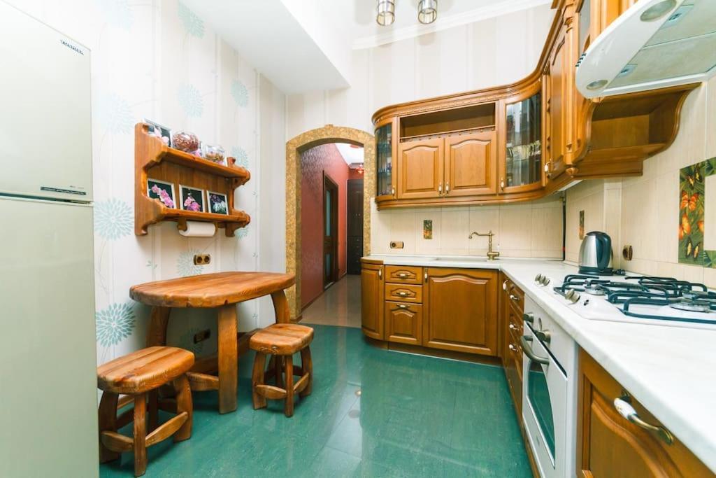 Apartment With View On Inpedendence Square Khreshchatyk Kiev Exterior foto