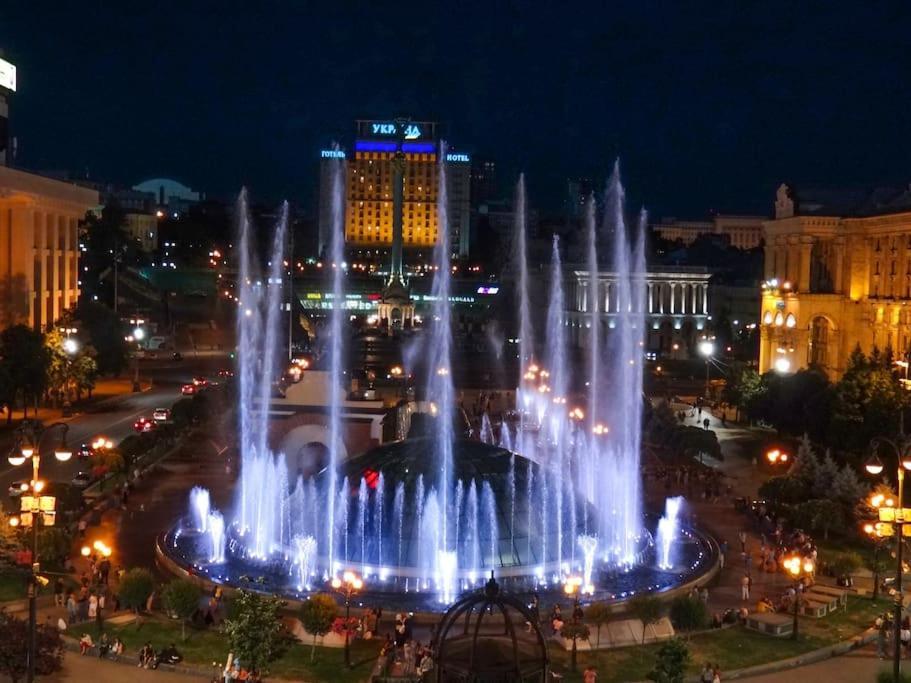Apartment With View On Inpedendence Square Khreshchatyk Kiev Exterior foto