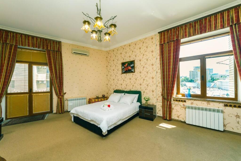 Apartment With View On Inpedendence Square Khreshchatyk Kiev Exterior foto